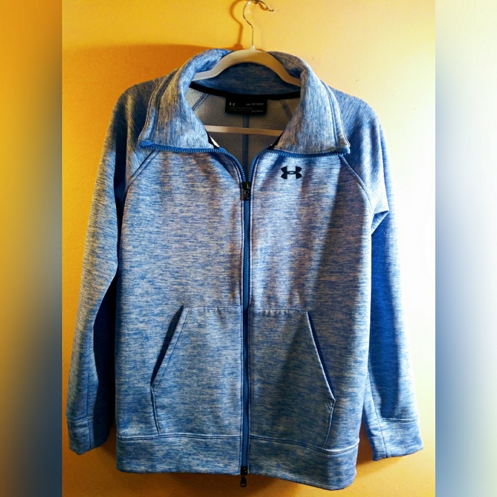 Under Armour zip up sweatshirt. 100% polyester